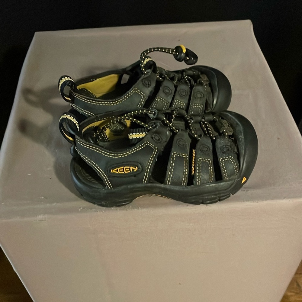 Keen kids sandals, size 3
